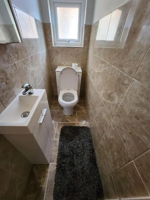 Idyllic Cottage Garforth Apartment
