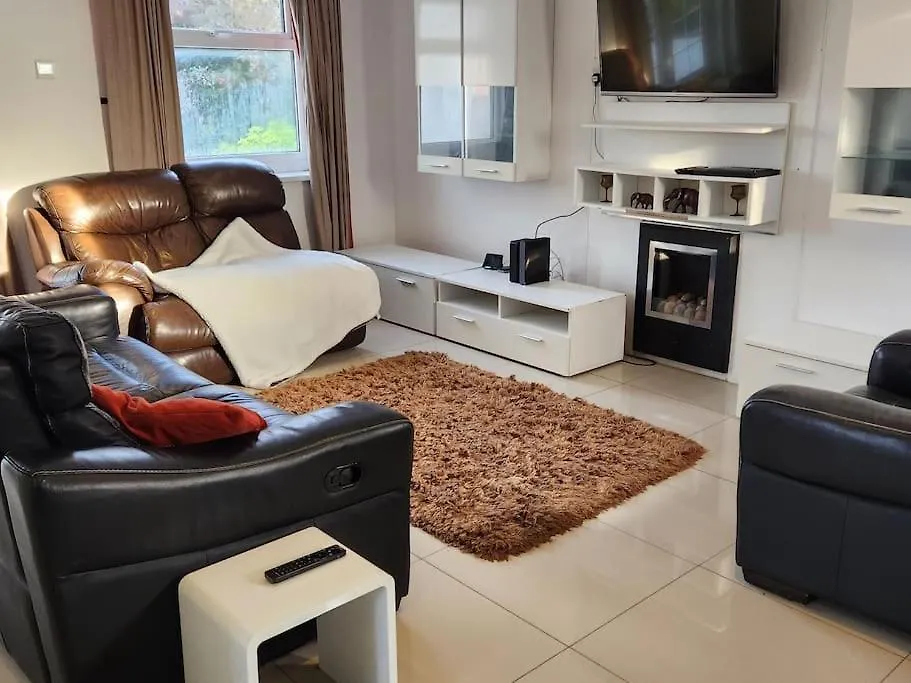 Idyllic Cottage Garforth United Kingdom